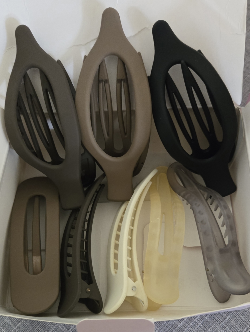 8 Neutral Tone Hair Claw Clip Set - Mixed Browns, Black & Cream. Brand NEW